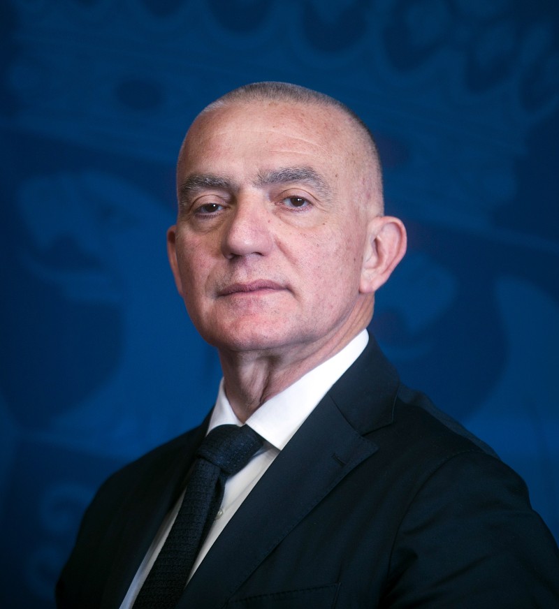 Ministar pravde: Predsednik VST dovodi javnost u zabludu - njegova re&scaron;enja su ni&scaron;tava, a odluka Ustavnog suda je obavezujuća